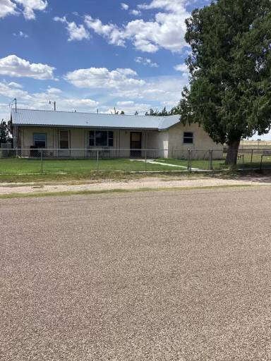 Main picture of 1520 S Industrial Dr