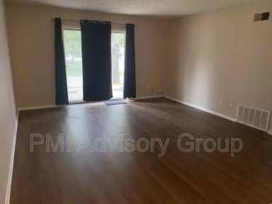 Main picture of 2319 SW Briarwood Plz