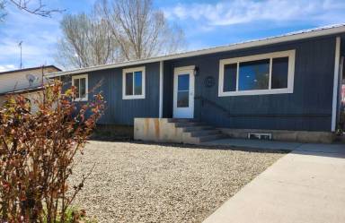 Main picture of 1505 Navajo St