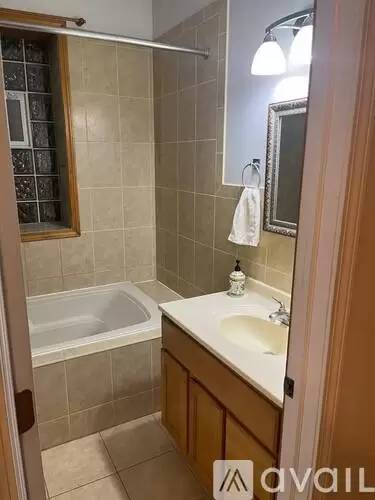 Main picture of 1600 W 35th St