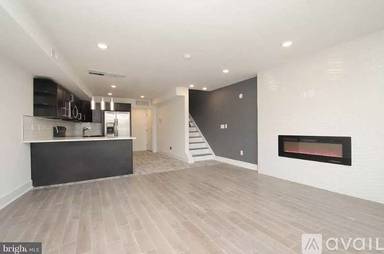 Main picture of 2560 Frankford Ave
