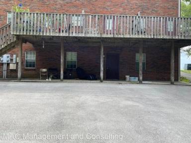 Main picture of 978 N Franklin Ave