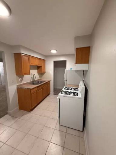 Main picture of 495-525 Madison Ave Apartments
