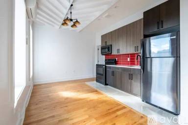 Main picture of 930 DeKalb Ave