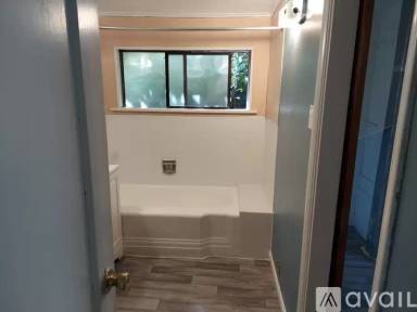 Main picture of 330 NE 185th St