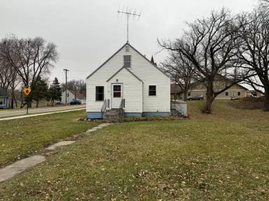 Main picture of 424 1st St SE