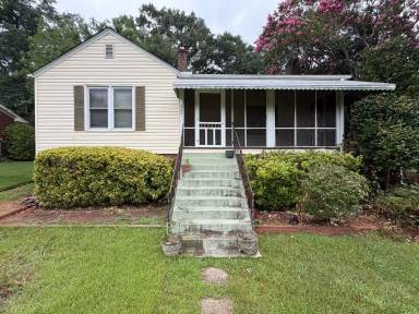 Main picture of 522 Grove Rd