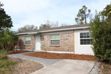 Main picture of 115 Dolphin Blvd E