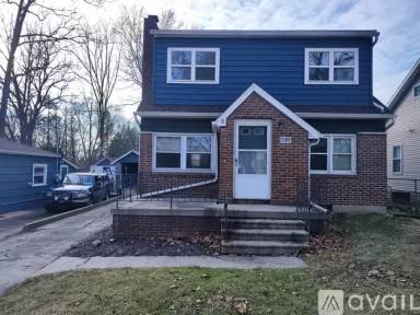 Main picture of 613 N Deerfield Ave