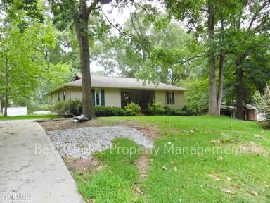 Main picture of 203 Seminole Dr