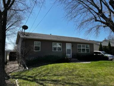 Main picture of 816 Stoughton Ave