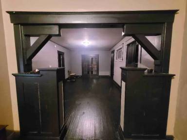 Main picture of 612 E 13th St