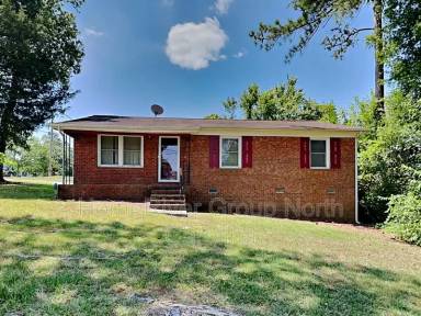 Main picture of 2932 Triangle Lake Rd