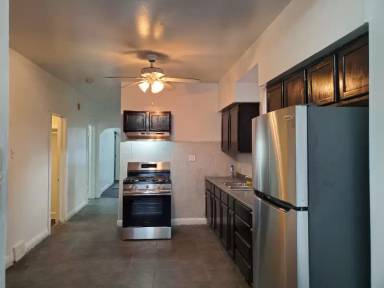 Main picture of 2809 E 83rd St