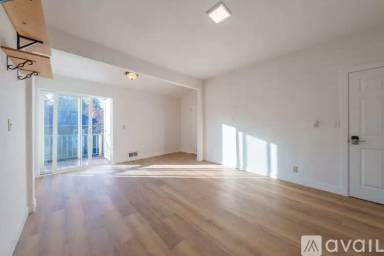 Main picture of 404 21st Ave