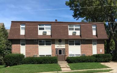 Main picture of 920 E Burlington St