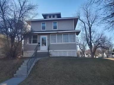 Main picture of 1500 3rd Ave N