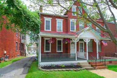 Main picture of 320 W Washington St