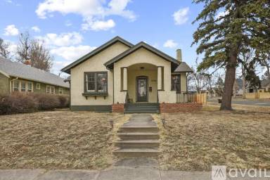 Main picture of 1026 E Dale St