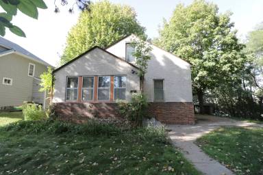 Main picture of 1359 4th St E