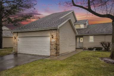 Main picture of 7601 Woodbridge Ln