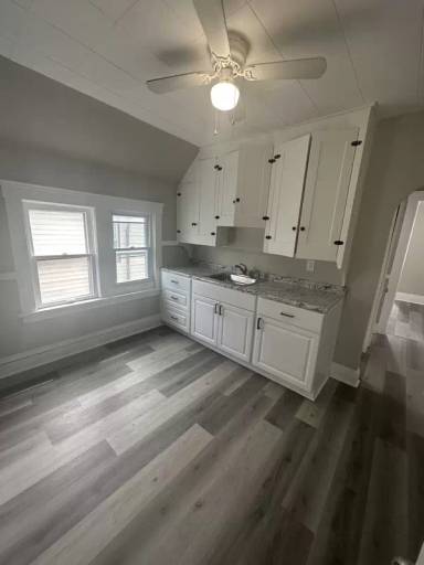 Main picture of 3155 W 84th St