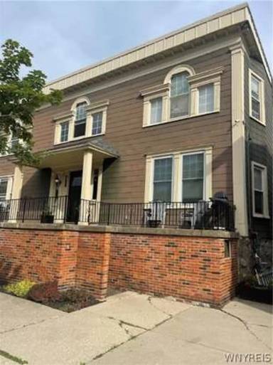 Main picture of 104 York St