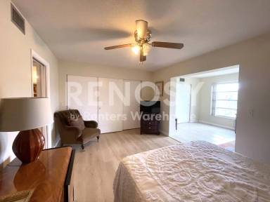 Main picture of 2042 Australia Way W