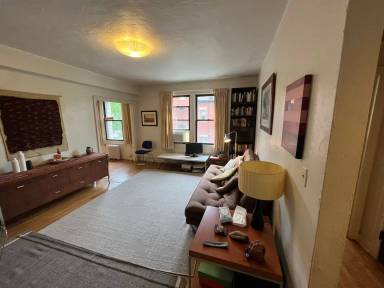 Main picture of 372 S Highland Ave