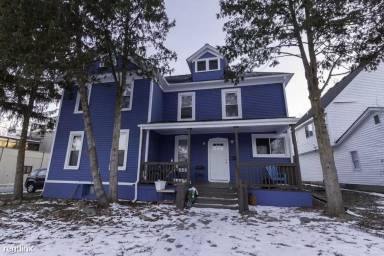 Main picture of 126 Hill St