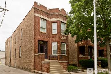 Main picture of 2146 W Iowa St