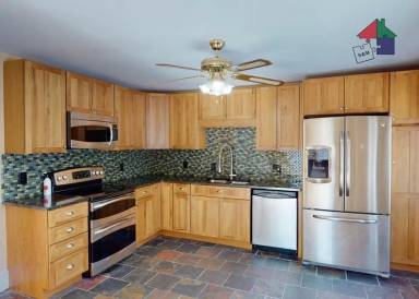 Main picture of 35 Slate Ave