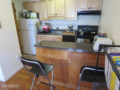 Main picture of 10 Commonwealth Ct