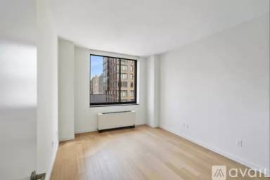 Main picture of One Columbus Place