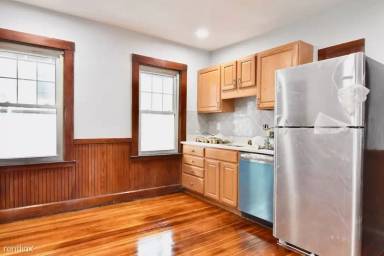 Main picture of 81 Romsey St