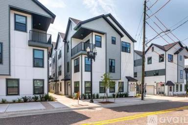 Main picture of 1087 Porter St