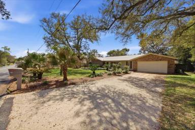 Main picture of 157 Country Club Rd