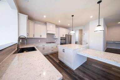 Main picture of 3849 Thrush St