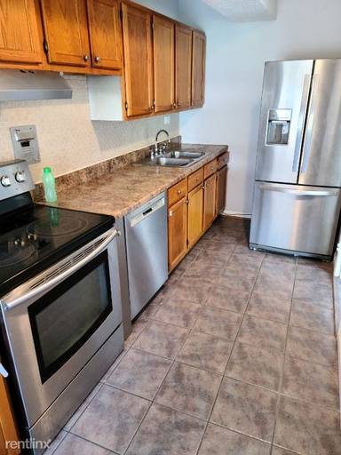 Main picture of 5815 W North Ave