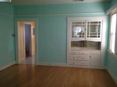 Main picture of 2119 E 21st St