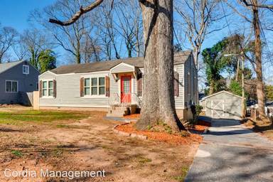 Main picture of 827 Blossom St SW