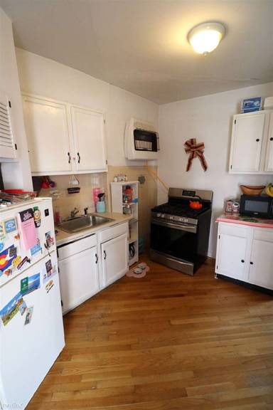 Main picture of 169 Endicott St