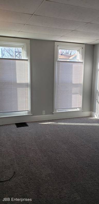 Main picture of 1513 Iowa St
