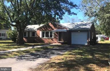 Main picture of 602 Sherwood Cir