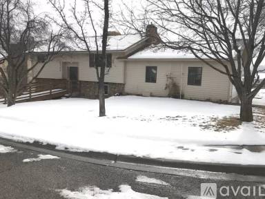 Main picture of 2305 Pelota Pl