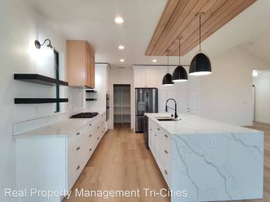 Main picture of 2287 S Alaska St