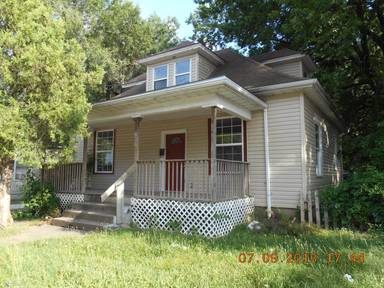 Main picture of 626 W Division St