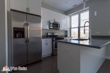 Main picture of 2153 W Division St