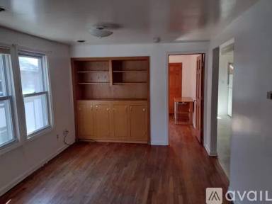 Main picture of 321 Main St