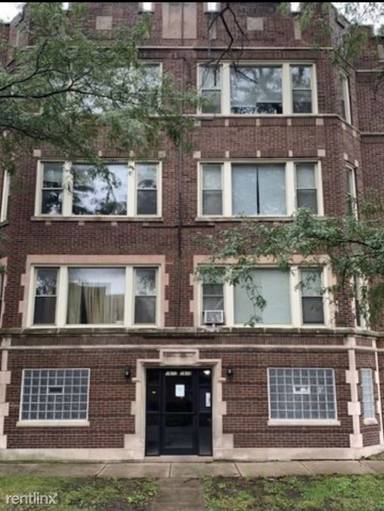 Main picture of 1615 E 77th St